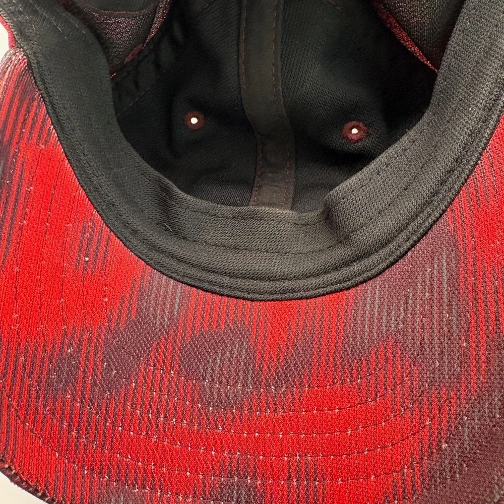 Under Armour Youth Red Black Abstract‎ Print Adjustable HeatGear Baseball Hat